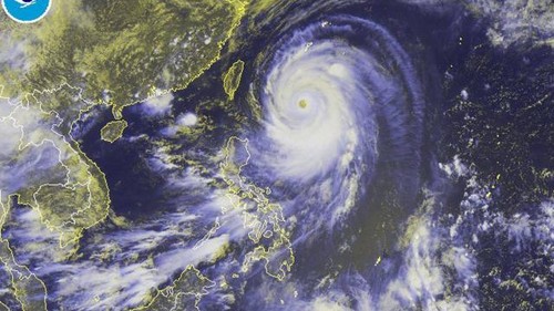 Un très violent typhon va toucher le Japon, alerte maximale - ảnh 1